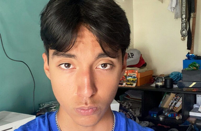 Egresado del Instituto de Lenguas Extranjeras de la UA de C logra admisión directa a la Licenciatura en Negocios Internacionales