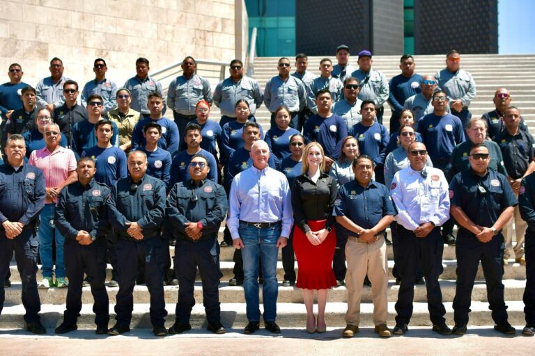 Román Cepeda entrega unidades y equipo a la Dirección de Protección civil y Bomberos de Torreón   