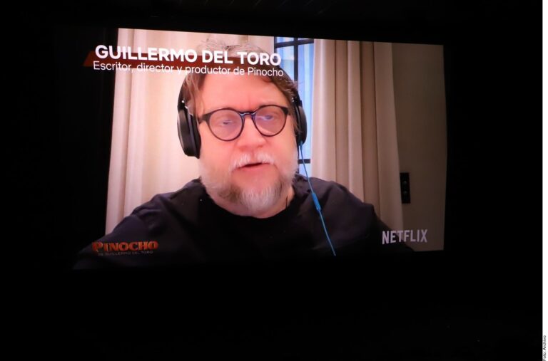 Llama Del Toro a resistir el miedo ante redadas migratorias