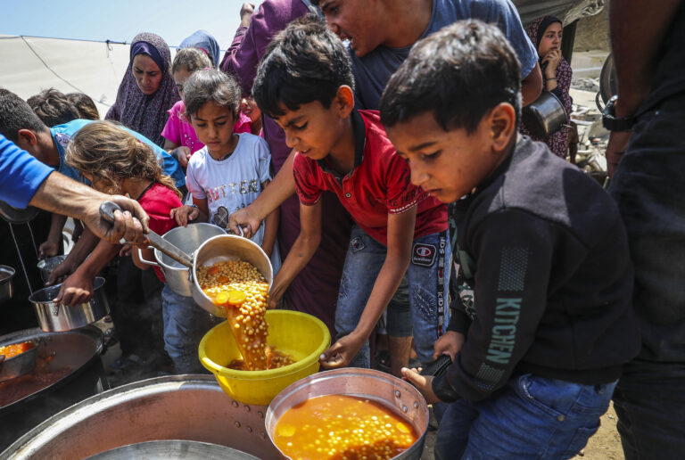 Más de 5 mil niños en Gaza diagnosticados de desnutrición solo en mayo
