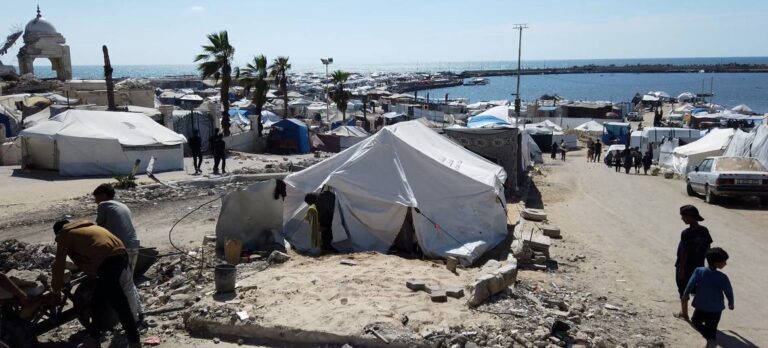 Más gazatíes muertos al intentar conseguir alimentos