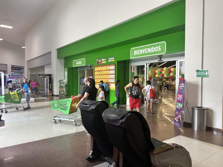 Reabre Bodega Aurrerá de Plaza Bella tras incendios provocados