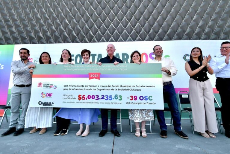 Román Cepeda entrega recursos del Forta 2025 a 39 organismos de la sociedad civil de Torreón