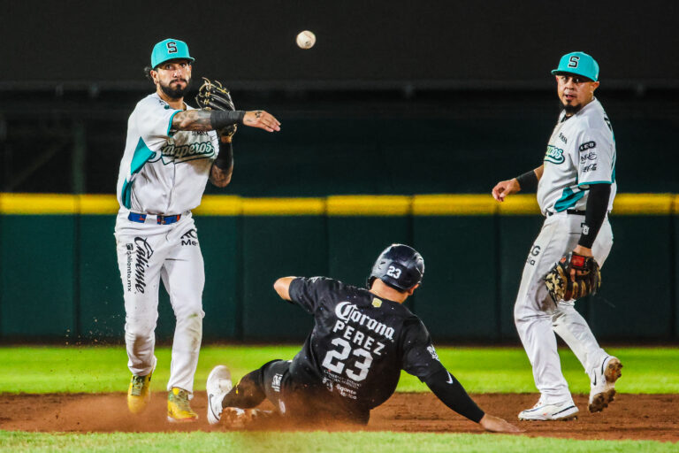 Saraperos gana duelo de cañonazos 12-11 a Rieleros