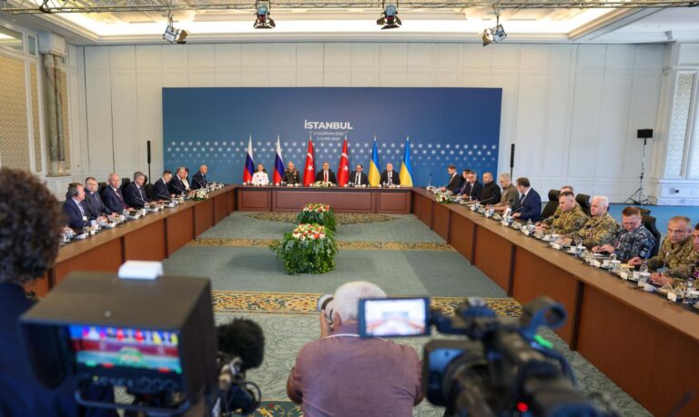 Ucrania y Rusia reanudan conversaciones de paz en Estambul, Turquía