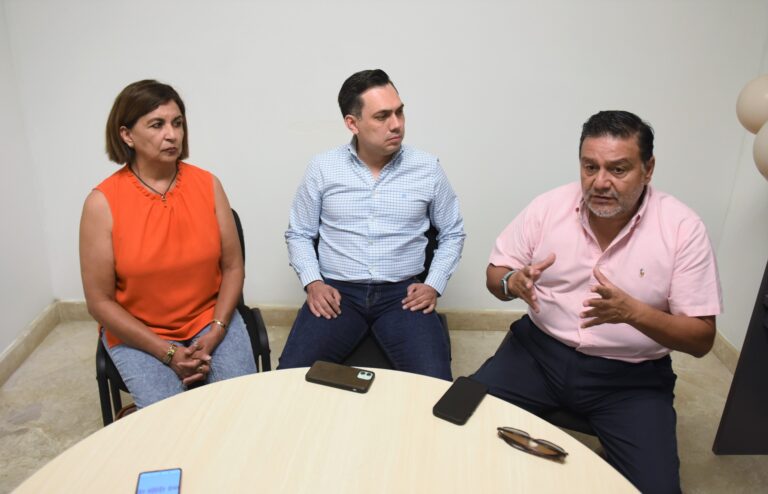 Vecinos de la zona norte de Torreón piden concluir obra vial Villa Florida