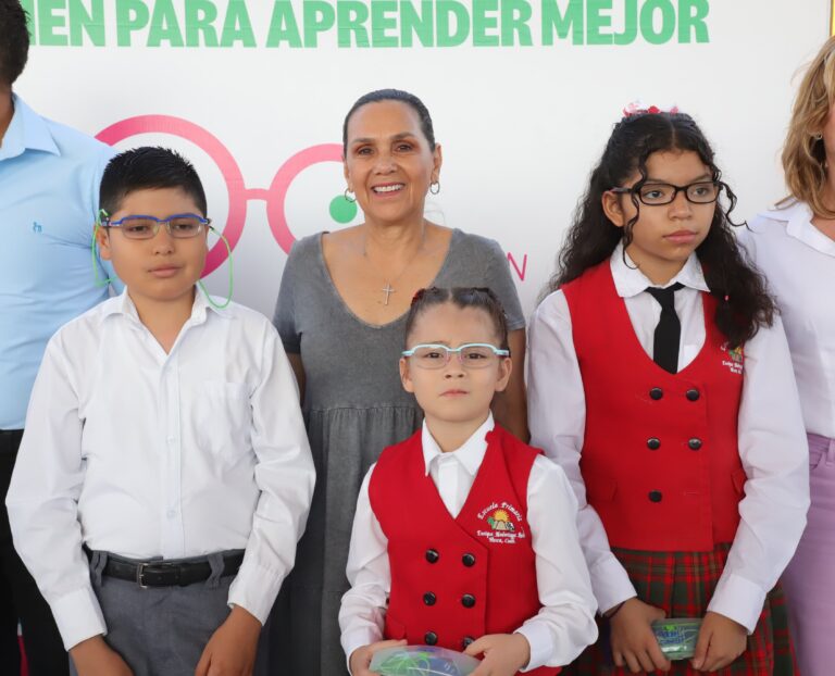 Atienden a más de 10 mil estudiantes con brigada visual del DIF Coahuila y  Fundación “Ver Bien para Aprender Mejor”
