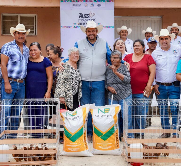 Fortalecen en Ramos Arizpe la economía rural con programa de aves de traspatio