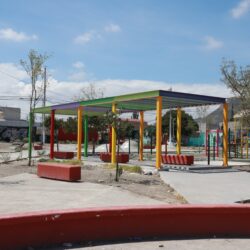 Avanzan trabajos de rehabilitación de la plaza pública en la Saltillo 20001