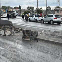 Doble volcadura en el periférico LEA deja tres lesionados en Saltillo2