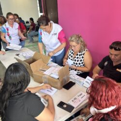 Entregan en Ramos Arizpe más de 350 tarjetas del programa social “La Más Chida”