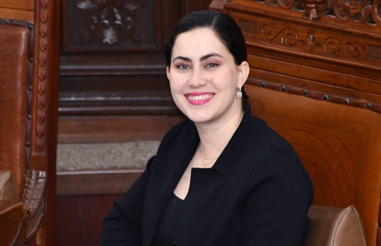 Plantea Marimar Treviño estrategia conjunta para vacunación infantil en primarias de Coahuila