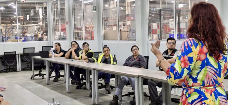 Imparten capacitación en primeros auxilios psicológicos a personal de ABB en Ramos Arizpe