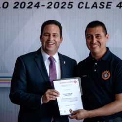 Javier Díaz reconoce labor de bomberos de Saltillo