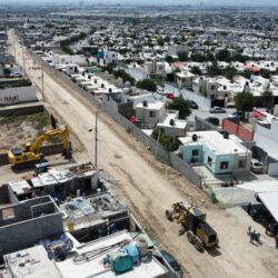 Lleva Javier Díaz pavimentación al poniente de Saltillo5