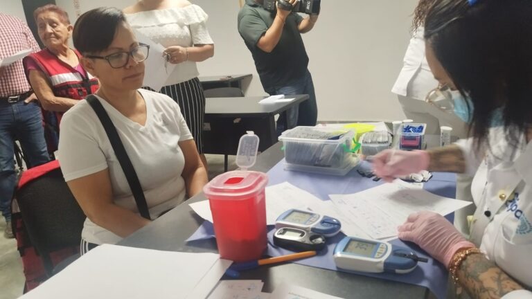 Lleva UTC brigada de salud para detección de enfermedades crónicas entre su personal