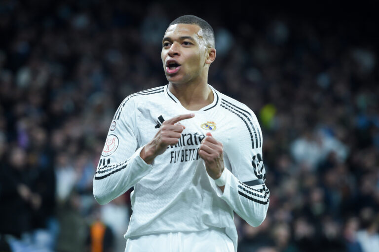 Mbappé retira demanda por acoso al PSG