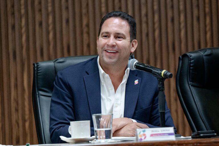 Presenta Javier Díaz en Cabildo propuesta para impulsar la Mejora Regulatoria