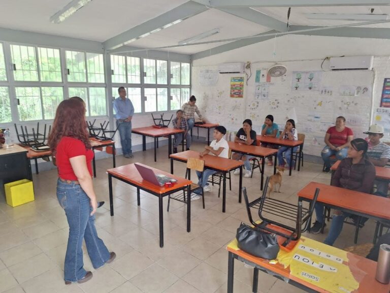 Promueven CIJ y DIF Ramos Arizpe prevención de adicciones en escuela del ejido San Miguel