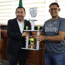 Reconoce rector de la UTC a equipo de sóftbol campeón municipal5