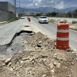 Socavón provocado por lluvias en fraccionamiento Colosio de Ramos Arizpe genera preocupación a vecinos1