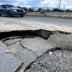 Socavón provocado por lluvias en fraccionamiento Colosio de Ramos Arizpe genera preocupación a vecinos5