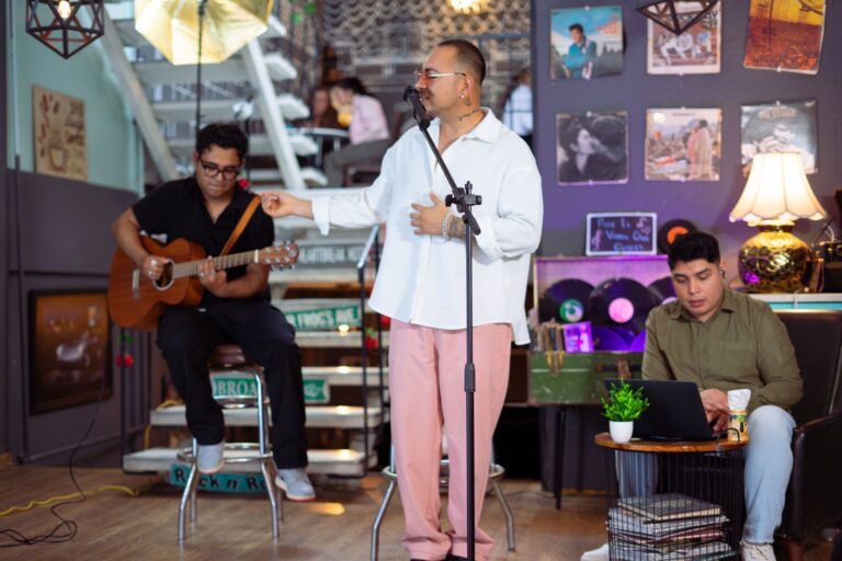 Bampi Caliah estrena su nuevo álbum EP “Conectados”. Entrevista