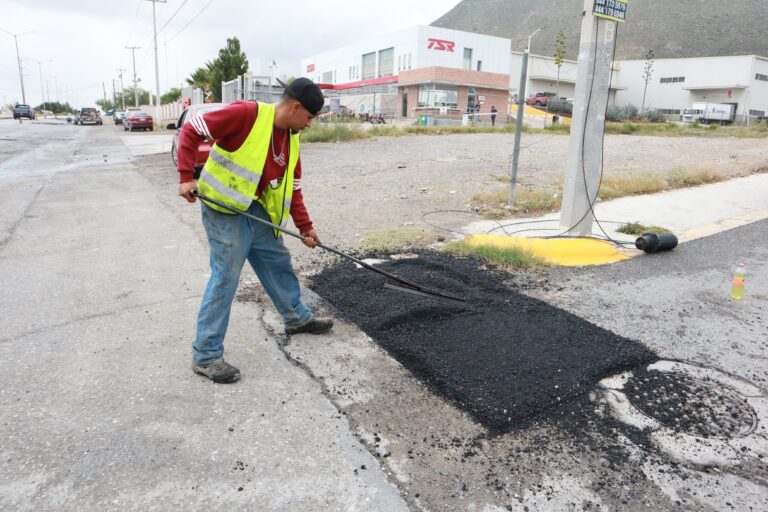 Continúa Gobierno de Saltillo trabajo de rescate de plazas públicas