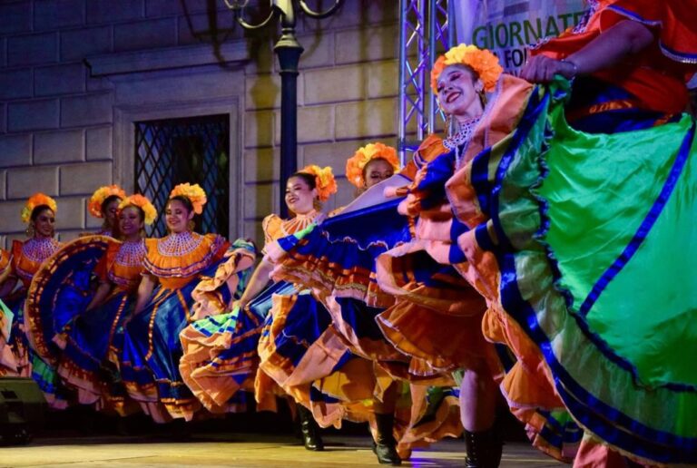 De la UA de C para el mundo: representa Ballet Folklórico del Ateneo a México y Coahuila en Europa 