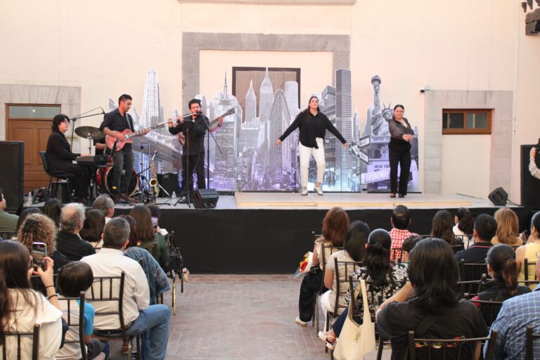 Disfrutan en Saltillo del jazz y tap dance con Stomp Club