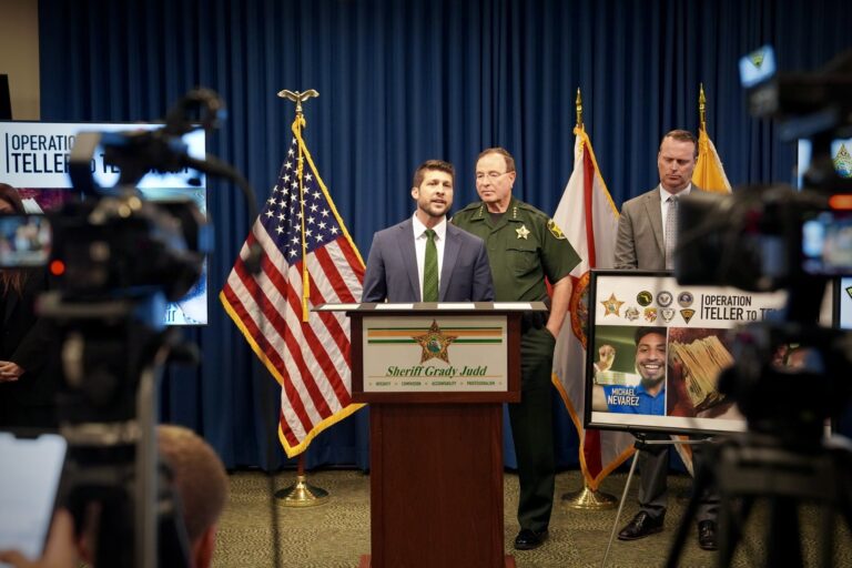 El fiscal de Florida invita a denunciar a exparejas indocumentadas para su deportación