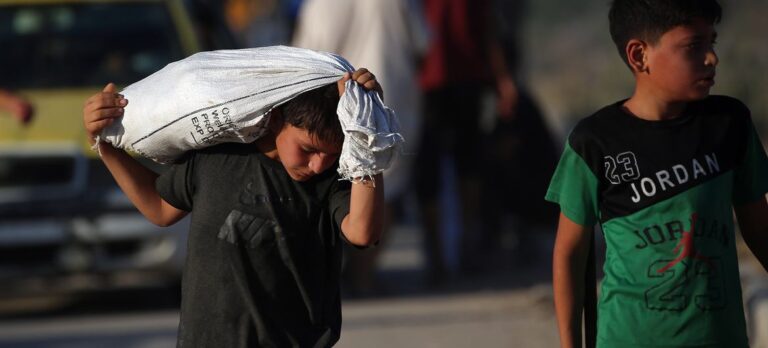 Gaza: más de 80 muertos por ataque israelí mientras esperaban alimentos