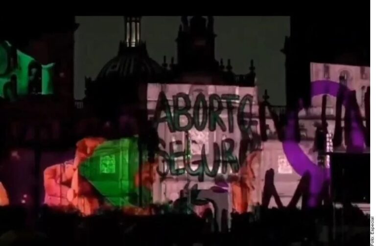 Gobierno morenista proyecta alusiones al aborto en catedral de Ciudad de México