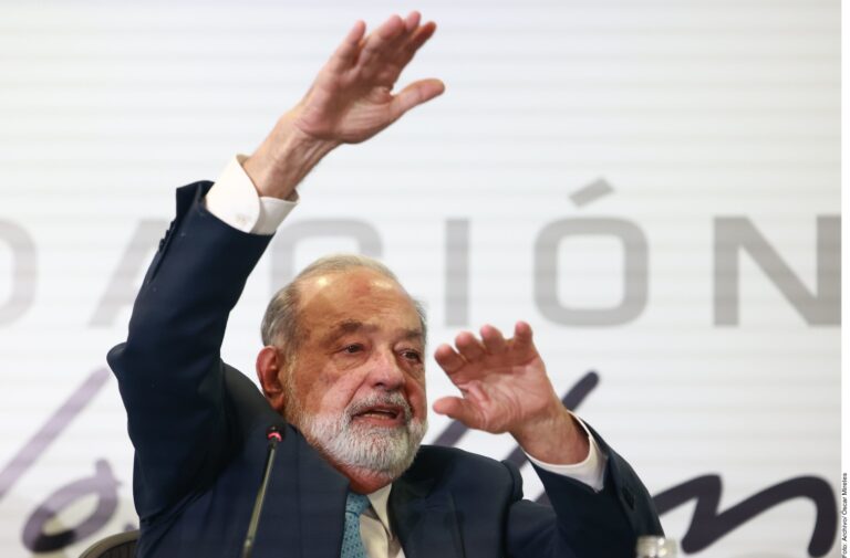 Hay que invertir en desarrollo, no sólo dar dinero: Carlos Slim