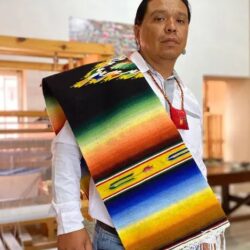 maestros002 MAESTROS DE LA ESCUELA DEL SARAPE “LA FAVORITA” PARTICIPAN EN LA FERIA INTERNACIONAL DE ARTE EN SANTA FE, NUEVO MÉXICO