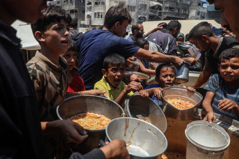 Más de 160 ONG piden poner fin “al mortífero plan de distribución israelí” en Gaza   