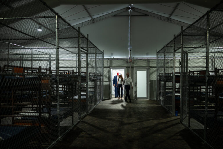 Reportan 14 mexicanos detenidos en el “Alcatraz de los caimanes”