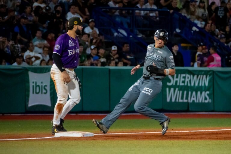 Saraperos cae 5-3 ante Rieleros; este jueves se define la serie