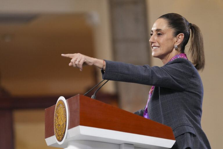 Sheinbaum dice que seguirán operativos contra extorsiones