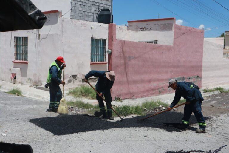 Siguen acciones de bacheo en Saltillo