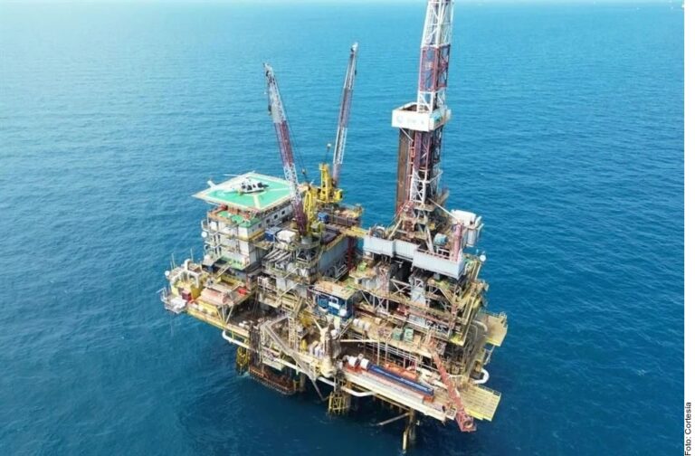 Tiene Pemex menor producción en 15 años