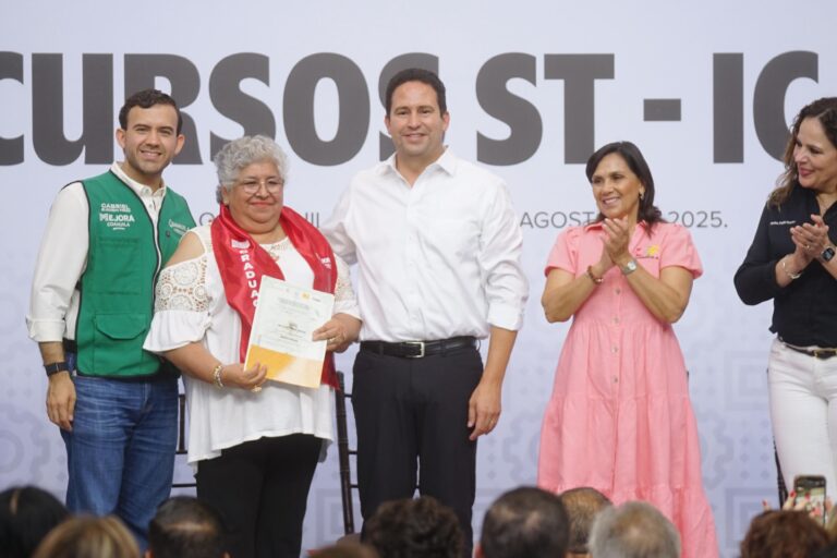 Más de 550 mujeres de Saltillo concluyen cursos de capacitación para impulsar su desarrollo económico y emprendimiento