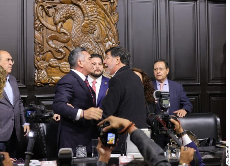 Termina a golpes entre ‘Alito’ y Noroña sesión en Permanente