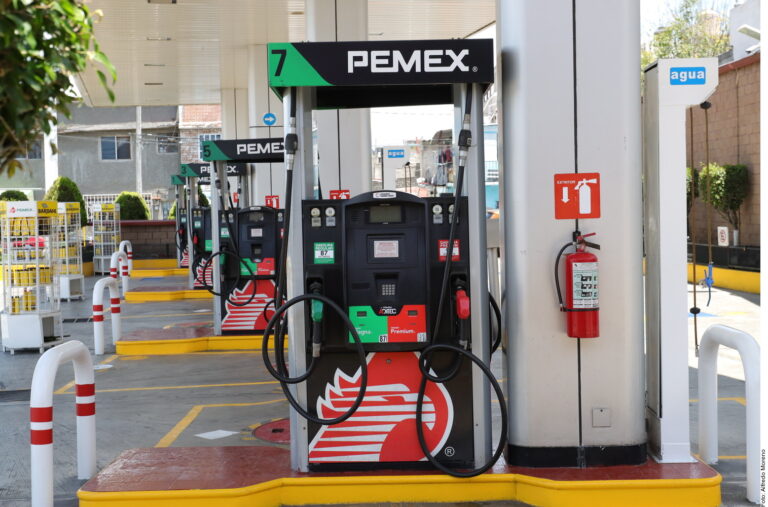 Acusan gasolineros extorsión ‘oficial’