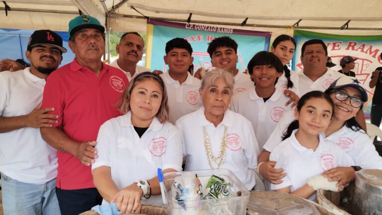 Celebran saltillenses 100 años de sabor; acuden miles al festejo de Nieve Ramos