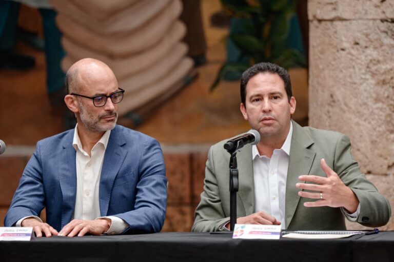 Comparten con empresarios y comerciantes avances del proyecto de revitalización del Distrito Centro