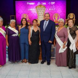 Coronan a María Eugenia Herrera como Reina de las Personas Mayores en Ramos Arizpe5