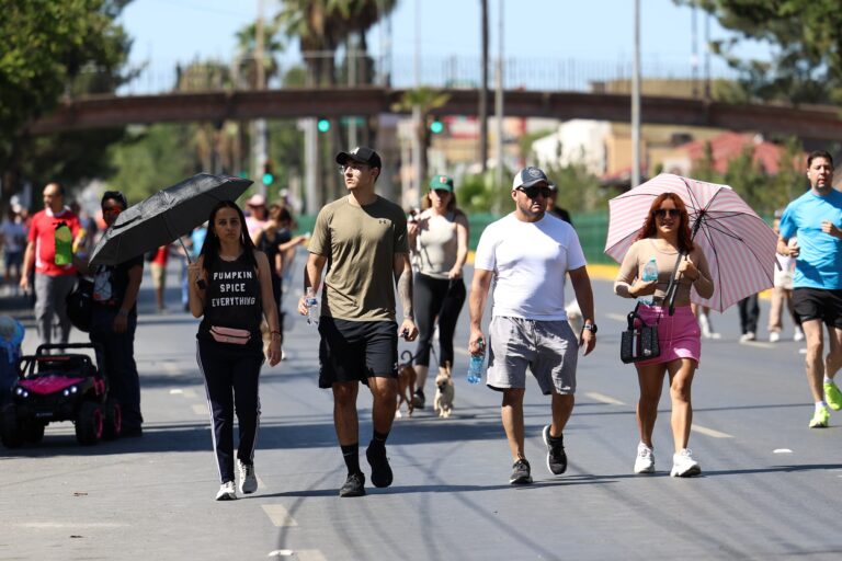 Disfrutan familias actividades de la Ruta Recreativa