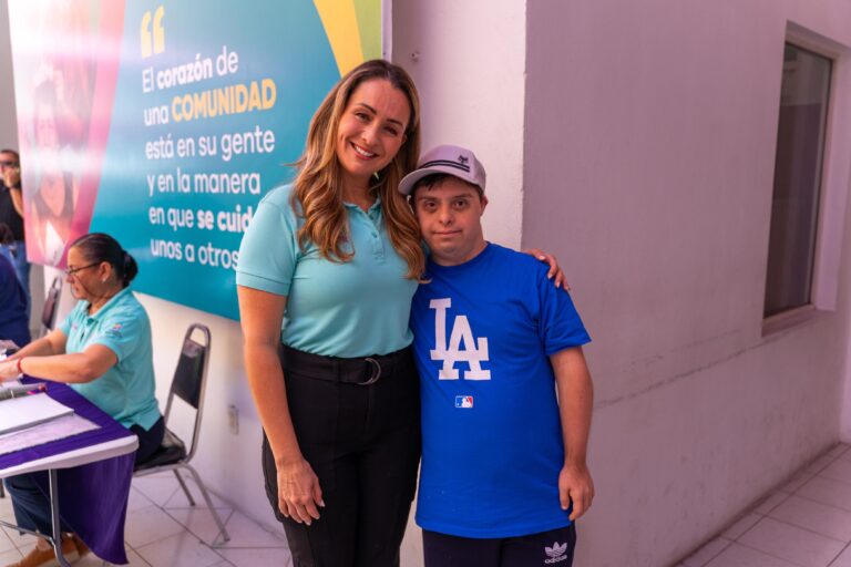 Entrega DIF Saltillo apoyos  a personas con discapacidad