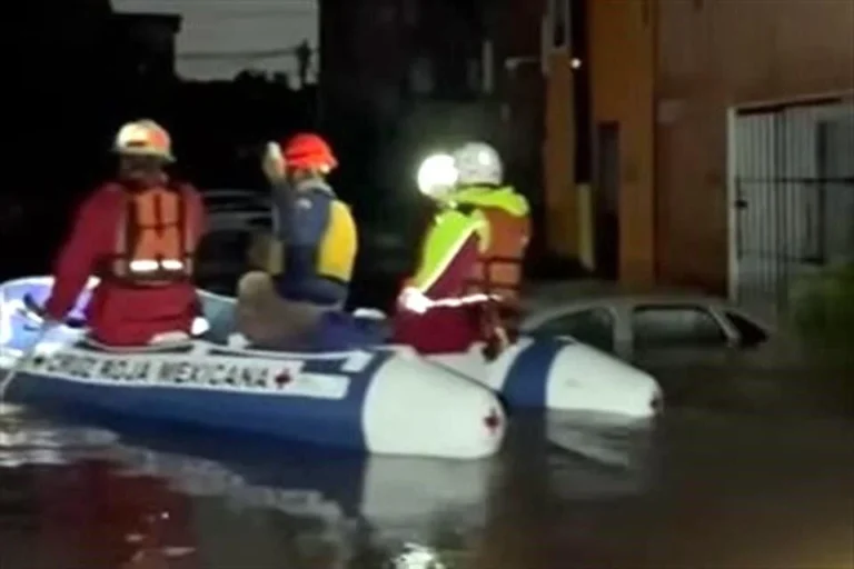 Evacuan a 28 personas y dañan 190 casas lluvias en Morelos